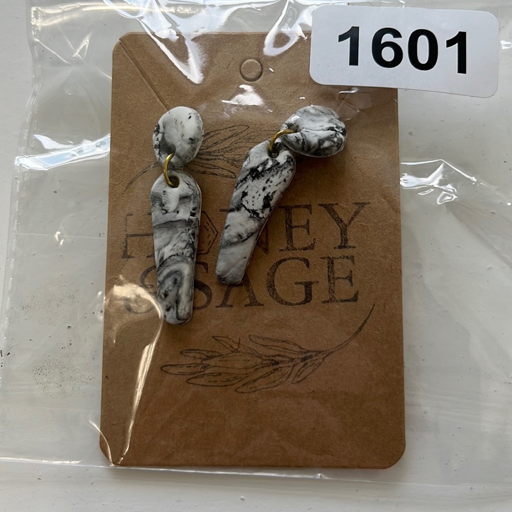 Honey & Sage White Marbled Geometric Dangle Earring